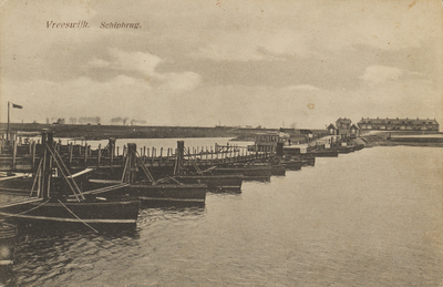 130407 Gezicht op de schipbrug over de Lek tussen Vreeswijk en Vianen.